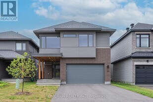 530 Tenor Rdg in Ottawa, ON - Building Photo