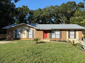 298 Cross Dr in Crestview, FL - Building Photo