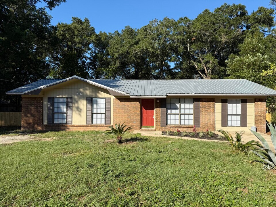 298 Cross Dr in Crestview, FL - Building Photo