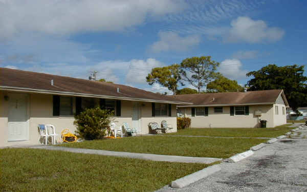 3954-3968 Park Lane Ave in West Palm Beach, FL - Building Photo