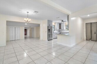 6130 Edwards Rd in Margate, FL - Building Photo - Building Photo