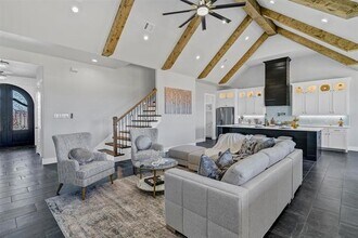 520 Highview Ct in Godley, TX - Building Photo - Building Photo