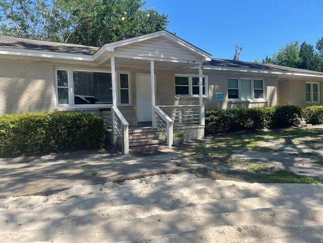 4922 Old Mears Rd in Wilmington, NC - Building Photo - Building Photo
