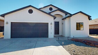 214 Ascot Parade in Alamogordo, NM - Building Photo