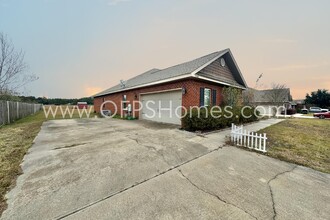 3445 Brownstone Rd in Crestview, FL - Building Photo - Building Photo