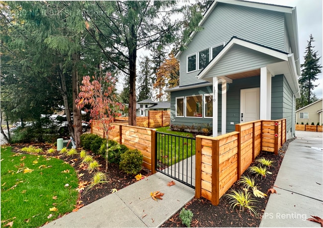 12110 NE 108th St in Kirkland, WA - Building Photo - Building Photo