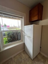 93754 Newport Ln in Coos Bay, OR - Building Photo - Building Photo