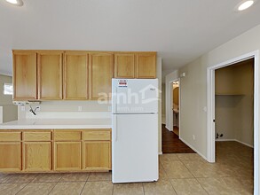 8628 Hidden Pines Ave in Las Vegas, NV - Building Photo - Building Photo