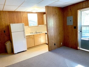 197 W Court St in Marion, NC - Building Photo - Building Photo