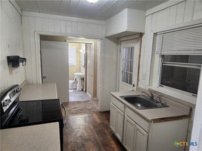 1108 S 3rd St in Temple, TX - Building Photo - Building Photo