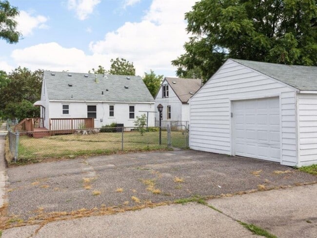 5055 Emerson Ave N in Minneapolis, MN - Building Photo - Building Photo