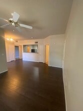 7255 W Sunset Rd in Las Vegas, NV - Building Photo - Building Photo