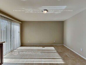 27858 Crosspath Ave in Santa Clarita, CA - Foto de edificio - Building Photo