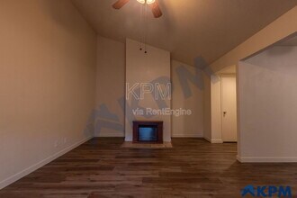 2055 Pawnee Way in Stockton, CA - Building Photo - Building Photo