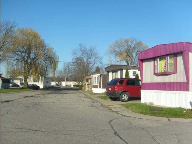 Robin Mobile Home Park in Mantua, OH - Foto de edificio