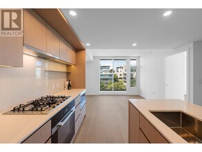 5212-5212 Cambie Rd in Vancouver, BC - Building Photo - Building Photo