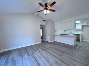 10433-10433 El Mercado Dr in Rancho Cordova, CA - Building Photo - Building Photo