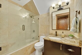 7693 Whileaway Rd W in Park City, UT - Foto de edificio - Building Photo