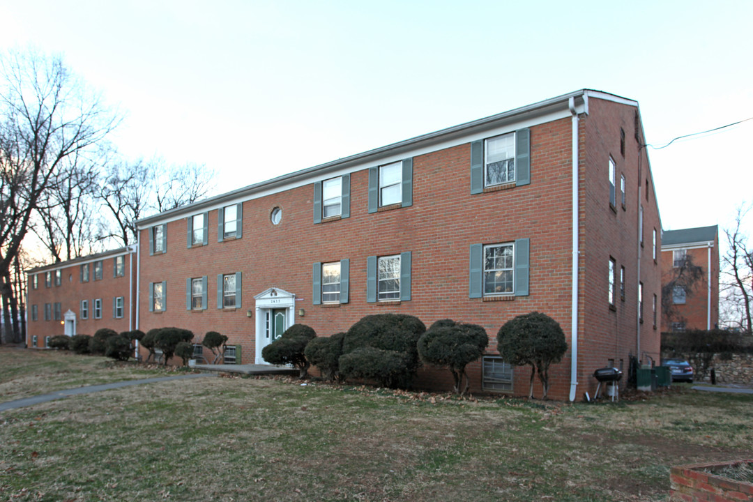 Camden Court Apartments in Roanoke, VA - Foto de edificio