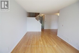5 Silver Stream Ave in Richmond Hill, ON - Building Photo - Building Photo