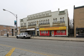 8 units (Residential), 3 units (Stores) in Chicago, IL - Foto de edificio - Building Photo