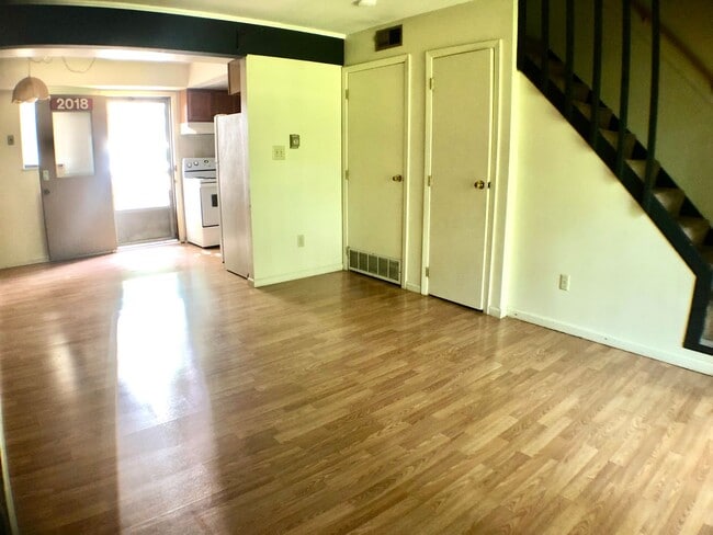 2018 Iuka Ave in Columbus, OH - Building Photo - Building Photo