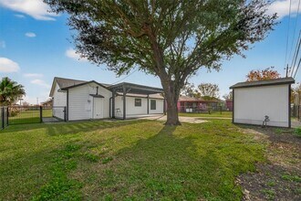 3527 La Retama Dr in Houston, TX - Building Photo - Building Photo