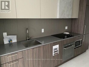 19 Western Battery Rd in Toronto, ON - Building Photo - Building Photo