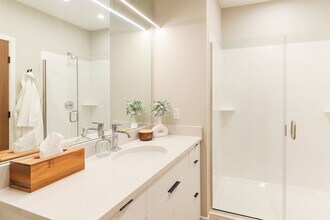 2630 N Hackett Ave in Milwaukee, WI - Building Photo - Building Photo