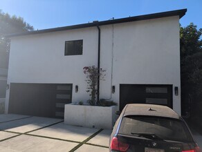 4329 Allott Ave, Unit 4331 in Sherman Oaks, CA - Building Photo - Building Photo
