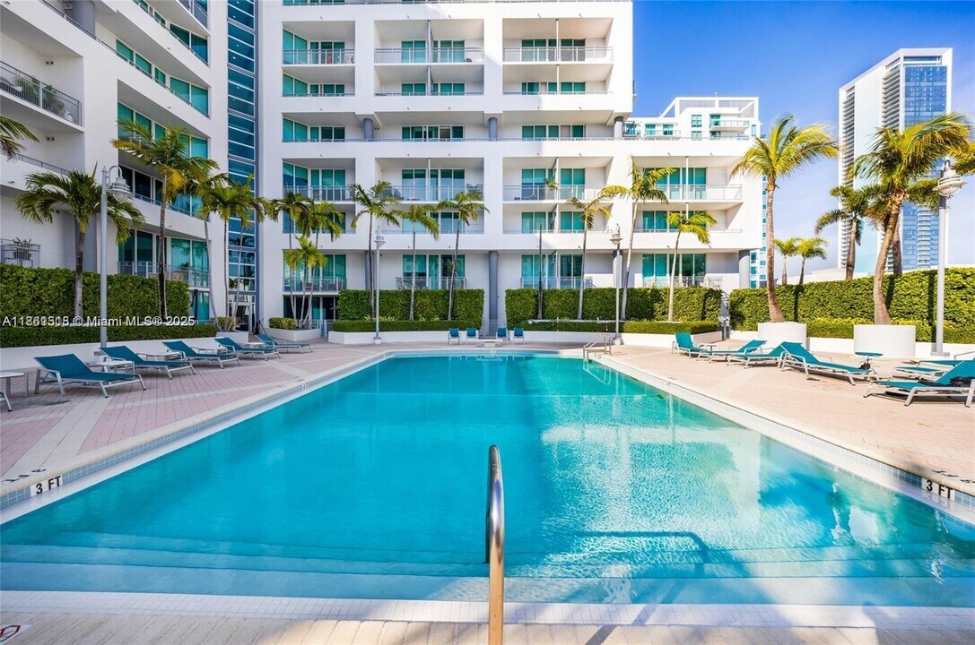 350 NE 24th St, Unit 514 in Miami, FL - Foto de edificio