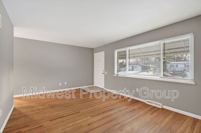 2365 Dove Dr in Florissant, MO - Building Photo - Building Photo