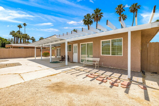 44510 San Carlos Ave in Palm Desert, CA - Building Photo - Building Photo