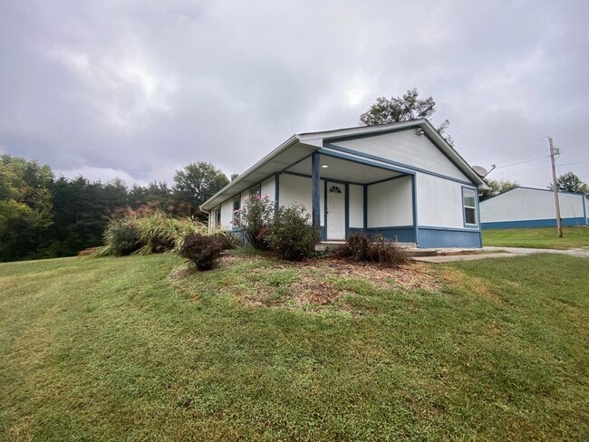 7400 S Warren School Rd in Columbia, MO - Building Photo - Building Photo