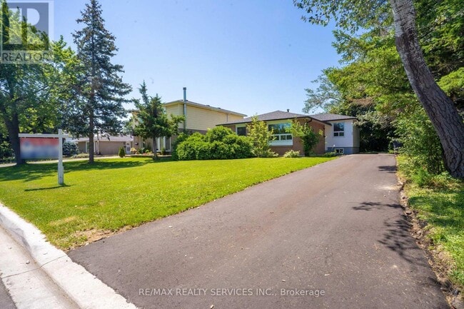 23 Fidelia Crescent in Brampton, ON - Building Photo - Building Photo