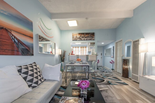 property at 2143 N Windsor Ave