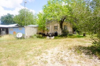 115 Lake St in Mathis, TX - Building Photo - Building Photo