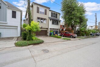 1743 Indiana St in Houston, TX - Building Photo - Building Photo