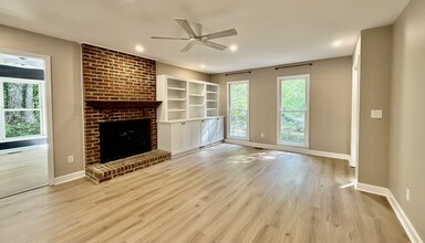 5635 Falkirk Dr in Durham, NC - Building Photo - Building Photo