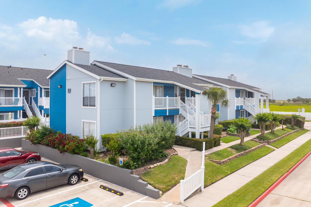 The Palms at Cove View in Galveston, TX - Foto de edificio