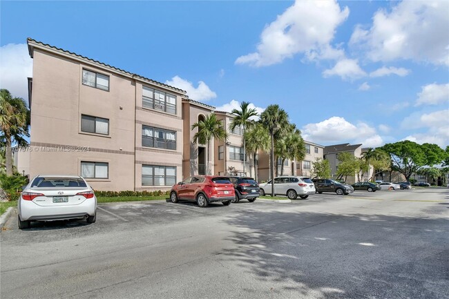 2866 S University Dr in Davie, FL - Building Photo - Building Photo