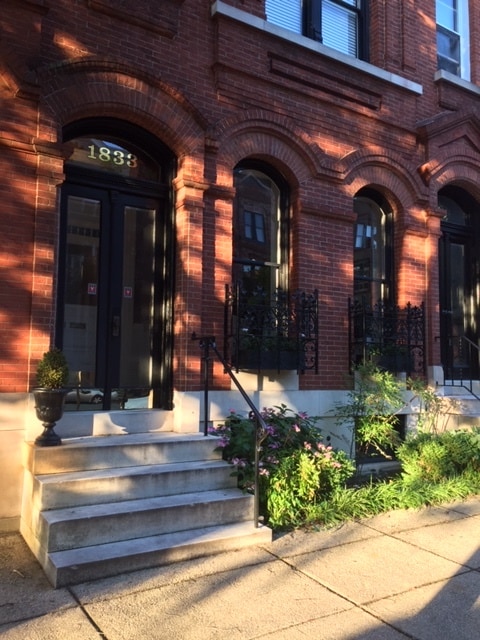 1833 Bolton St, Unit 2 in Baltimore, MD - Foto de edificio - Building Photo