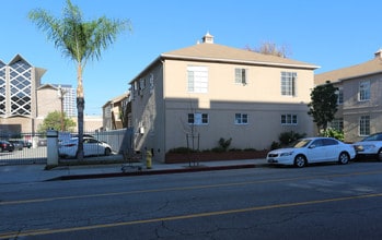 123-129 N Jackson St in Glendale, CA - Building Photo - Building Photo