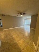 5144 Conroy Rd, Unit 1014 in Orlando, FL - Foto de edificio - Building Photo
