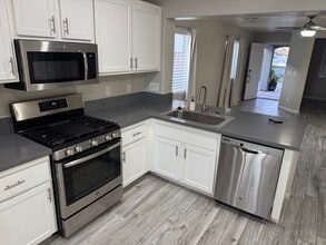 10597 Foggy Glen Ave in Las Vegas, NV - Building Photo - Building Photo