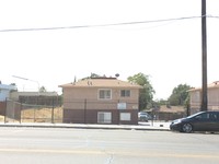 1317 Bernard St in Bakersfield, CA - Foto de edificio - Building Photo