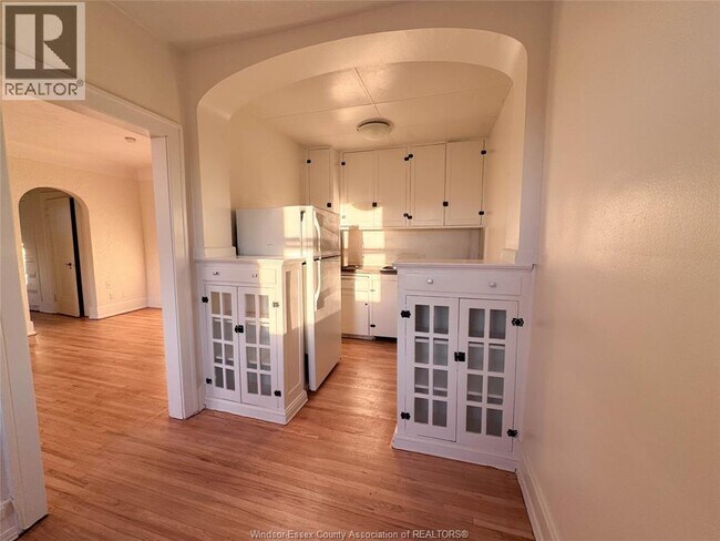 710 Giles Blvd E in Windsor, ON - Building Photo - Building Photo