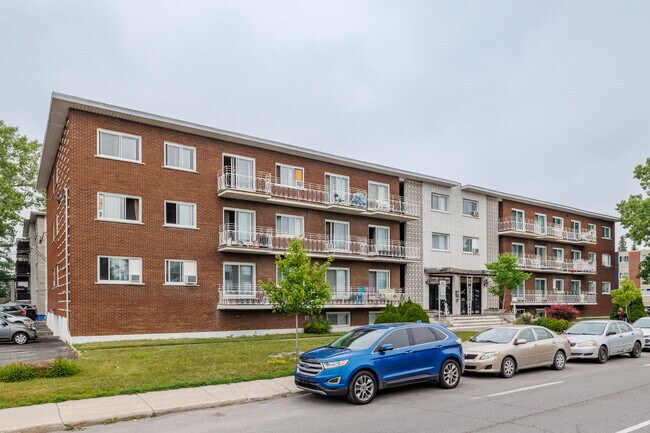 Samson in Laval, QC - Building Photo - Primary Photo