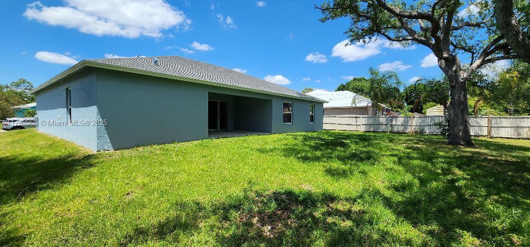 1937 SW Beauregard St in Port St. Lucie, FL - Building Photo