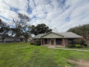 5519 Old Greenhouse Rd in Houston, TX - Building Photo - Building Photo